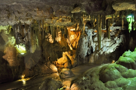nature-france-rocks-caves