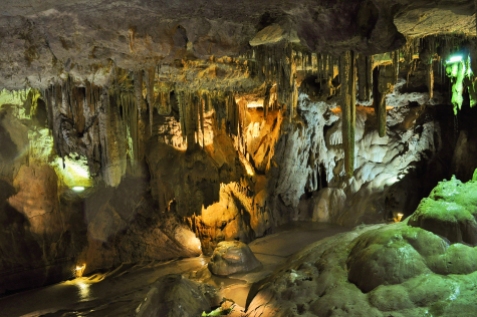nature-france-rocks-caves